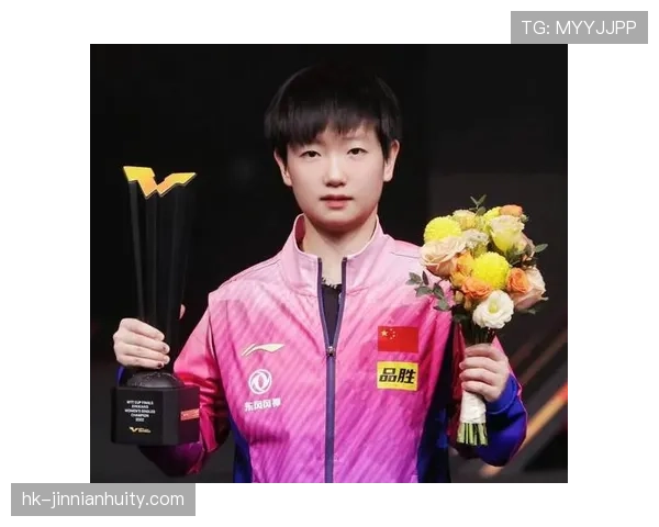 孙颖莎今天连换三个造型，感觉她家衣橱是开了个小型秀场吧？